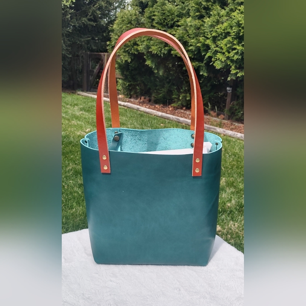 Portland Leather Caribbean Medium Classic Tote with Tan Handles - Picture 2 of 12